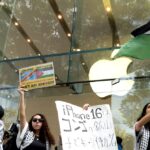 Am Tag der Markteinführung des iPhone 16 stürmen Demonstranten weltweit Apple-Stores