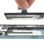 Der Teardown des iPhone 16 zeigt eine neue Möglichkeit, den Telefonakku anzuschließen