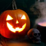 Die beste gruselige Technologie für Ihr Halloween-Smart-Home: intelligente Glühbirnen, Flutlichter und mehr