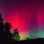 Der 25. Sonnenzyklus befindet sich noch in der Höhepunktphase, daher könnten weitere Sonnenstürme kommen, die die Polarlichter verstärken